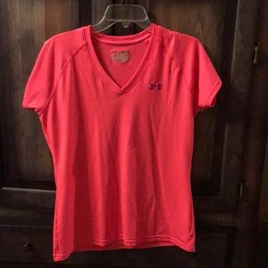 Women’s under armor heat gear TShirt medium